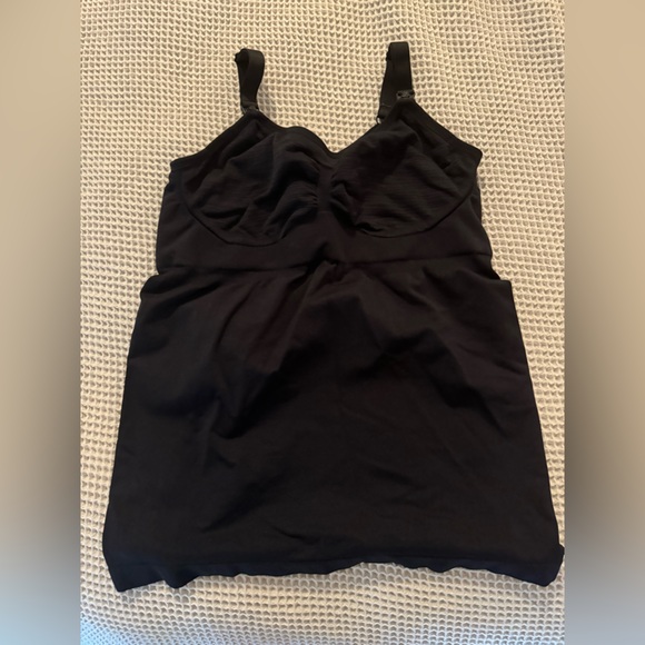 Kindred Bravely Hands Free Nursing Pumping Tank - Picture 2 of 9